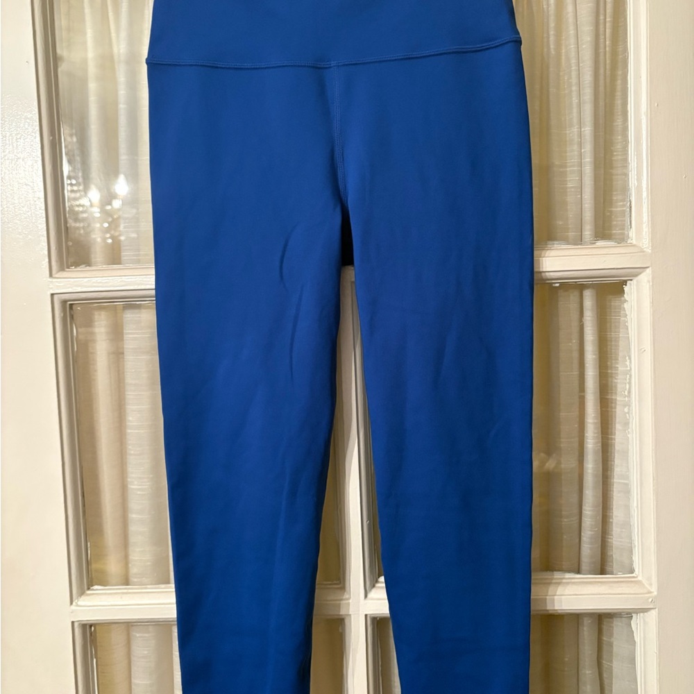SOLD NWOT Carbon38 High Rise 7/8 Leggings in Blue 25” Inseam. Women’s Large